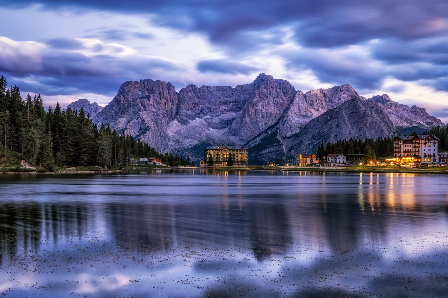 Lake misurina and mount sorapis sunrise